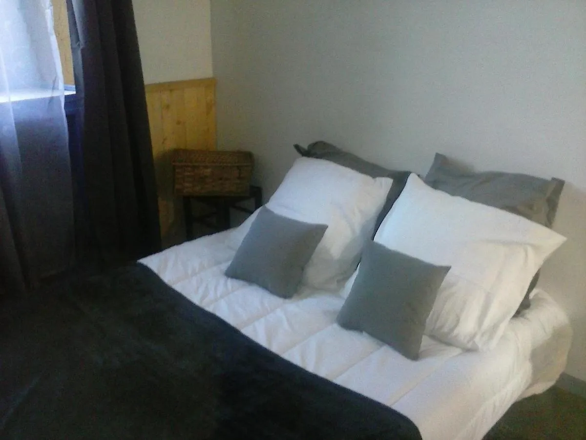 Guest house Bretagne Atypique, Dormir Dans Un Ancien Couvent Camlez
