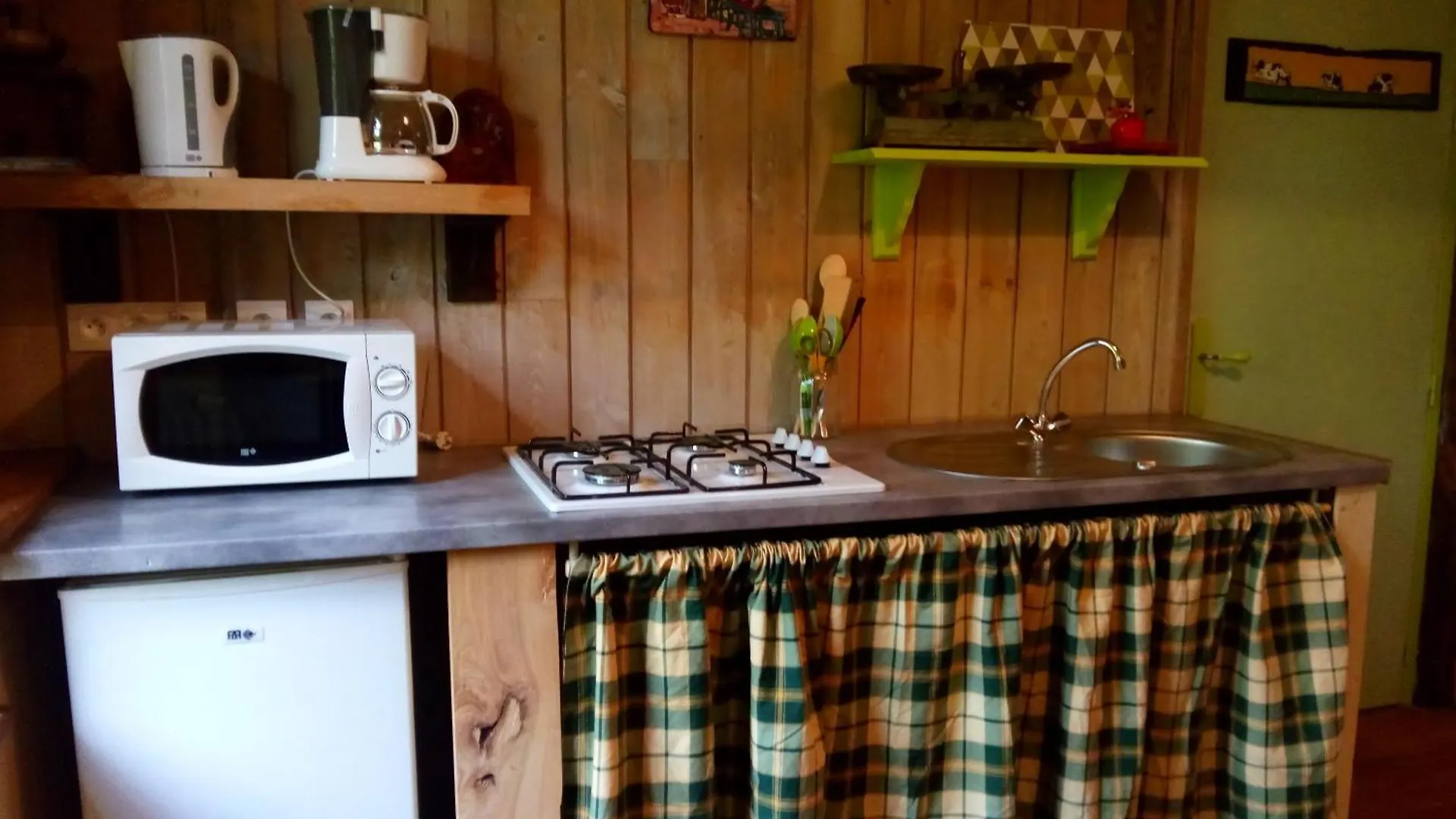 Bretagne Atypique, Dormir Dans Un Ancien Couvent Camlez Guest house