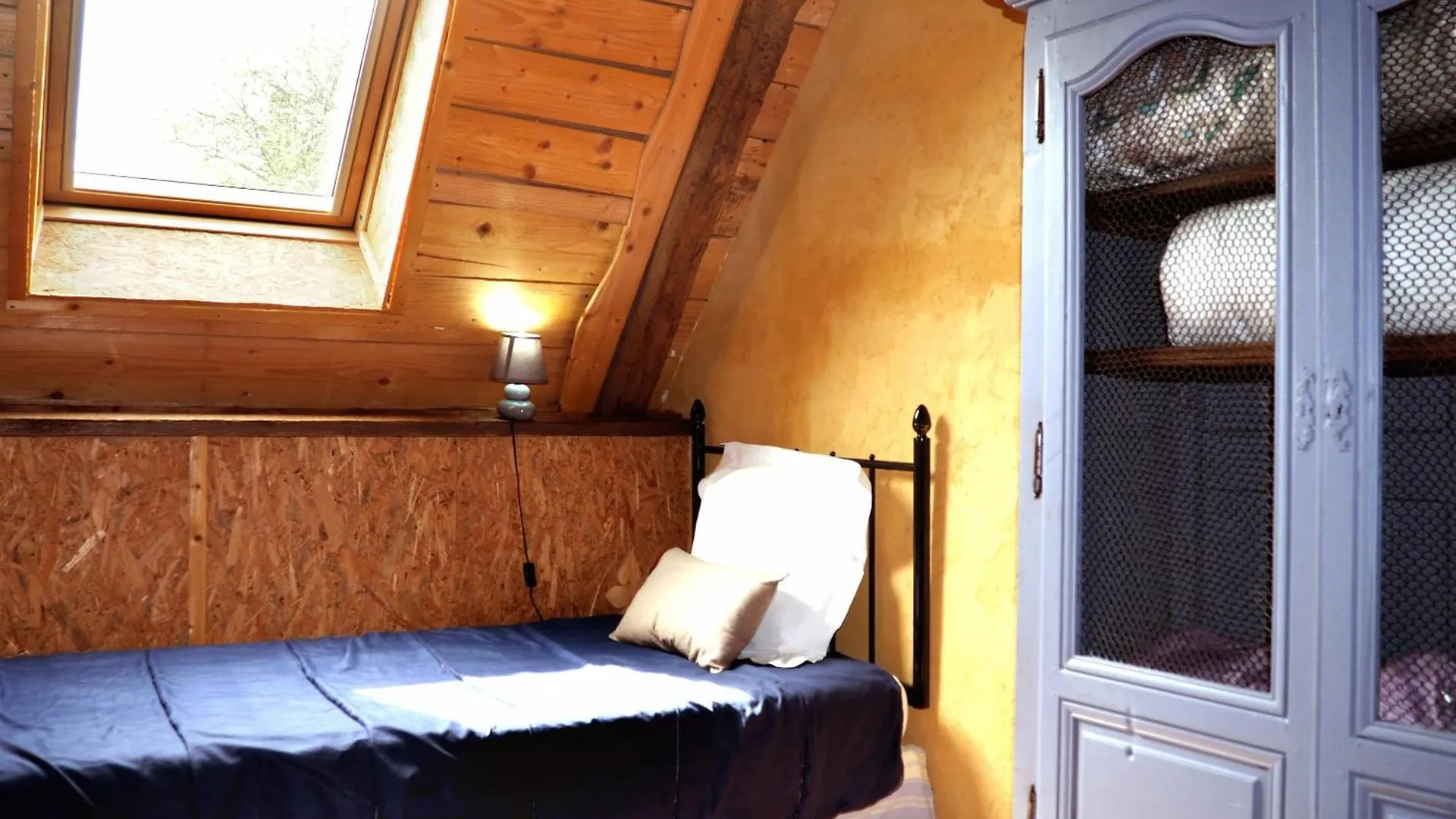Guest house Bretagne Atypique, Dormir Dans Un Ancien Couvent Camlez