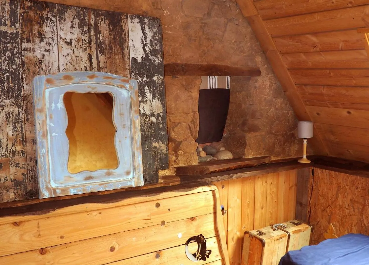 Guest house Bretagne Atypique, Dormir Dans Un Ancien Couvent Camlez France
