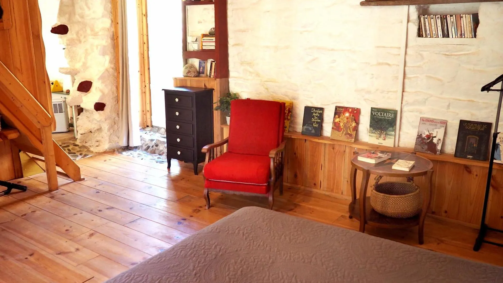Bretagne Atypique, Dormir Dans Un Ancien Couvent Camlez Guest house