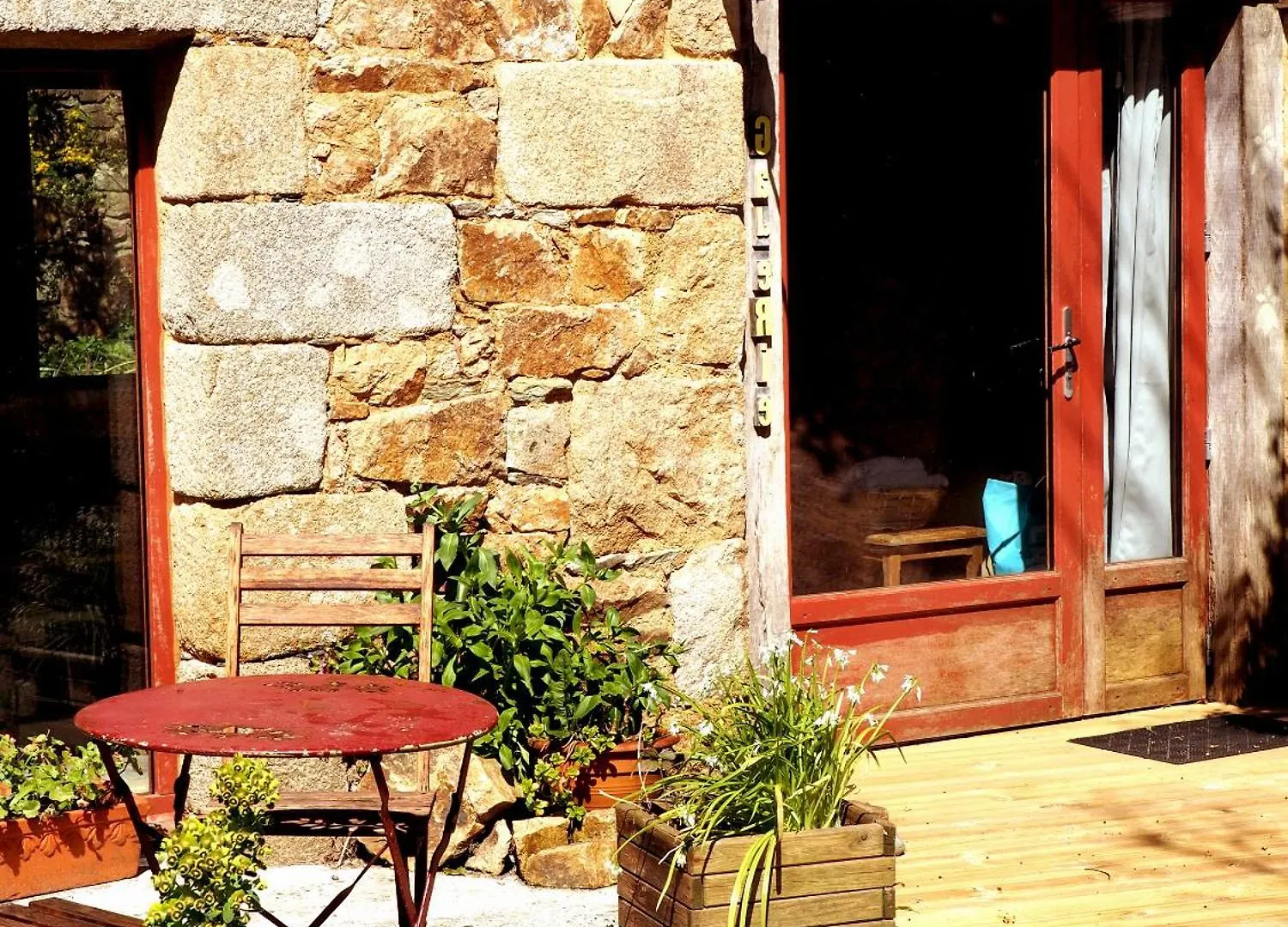 Bretagne Atypique, Dormir Dans Un Ancien Couvent Camlez Guest house