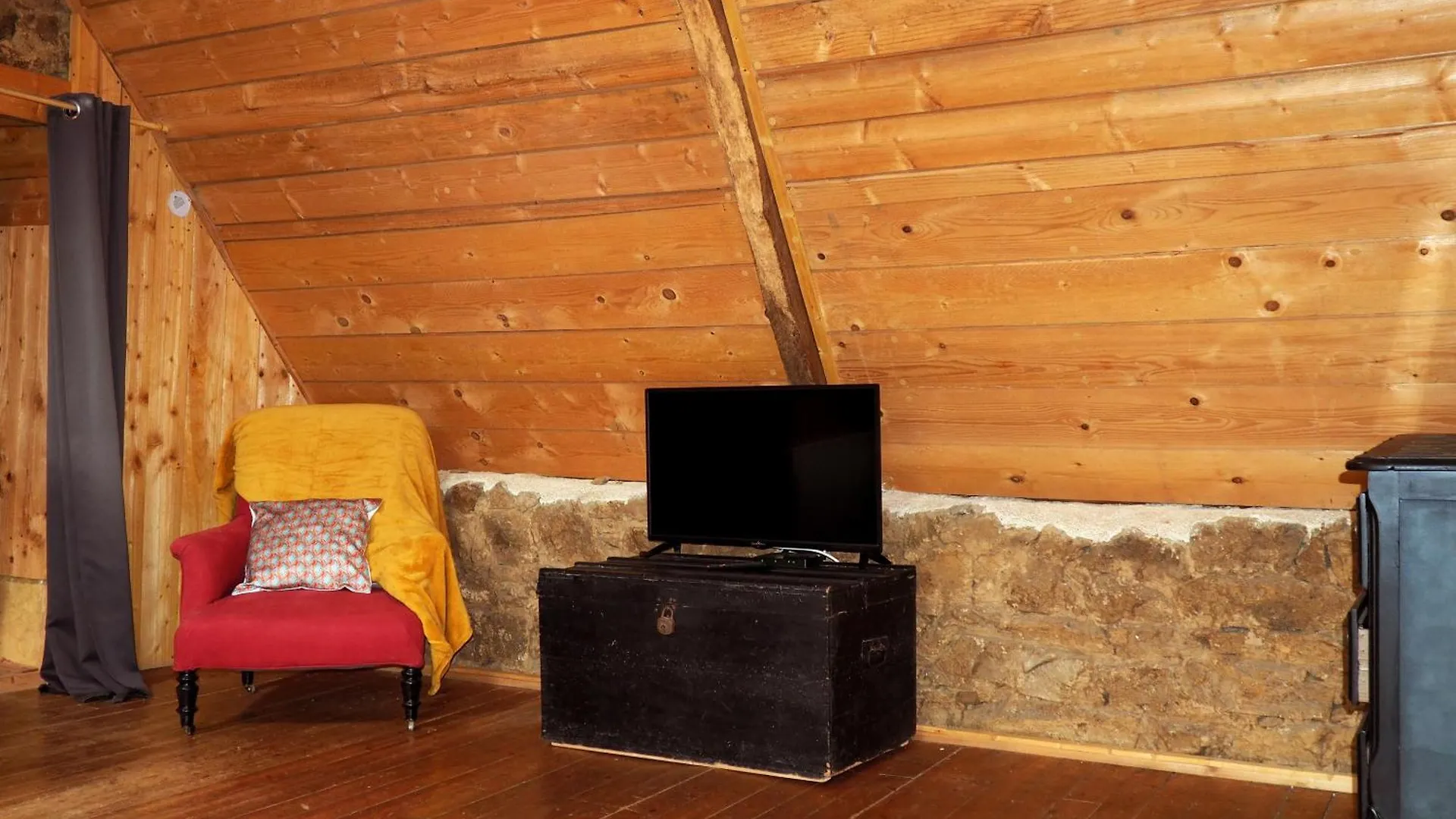 Guest house Bretagne Atypique, Dormir Dans Un Ancien Couvent Camlez